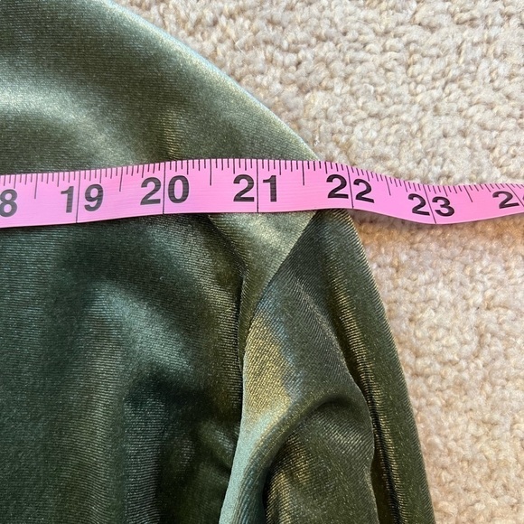 𝅺fashion Nova Women’s Green Velvet Dress Size Small - Picture 7 of 10
